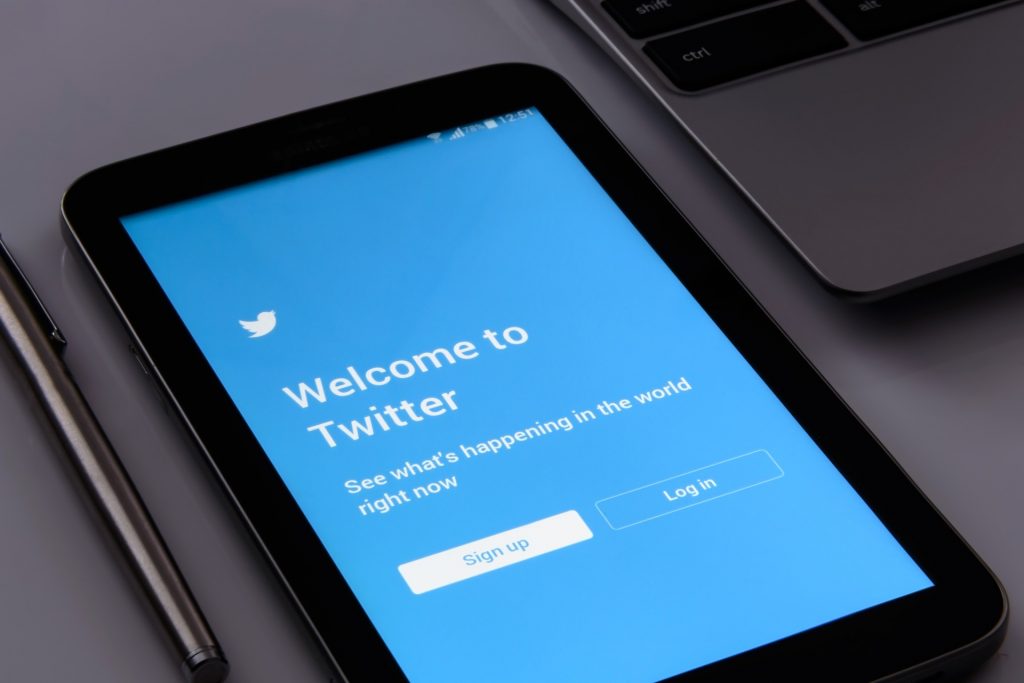 Twitter news feed