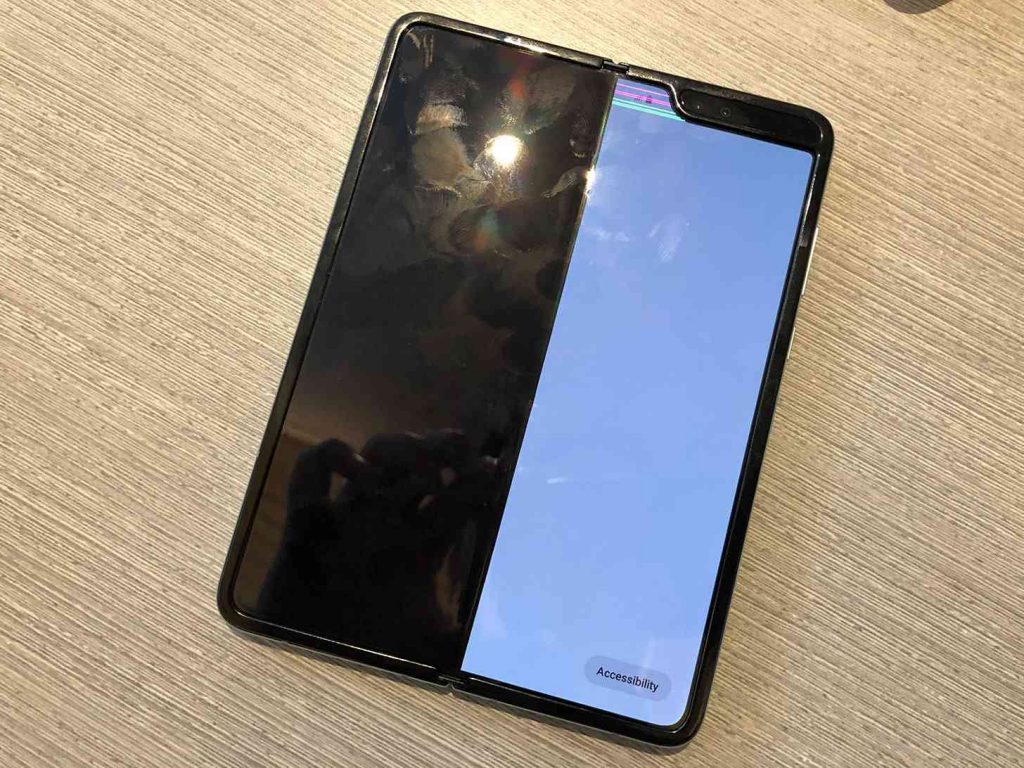 Galaxy Fold broken
