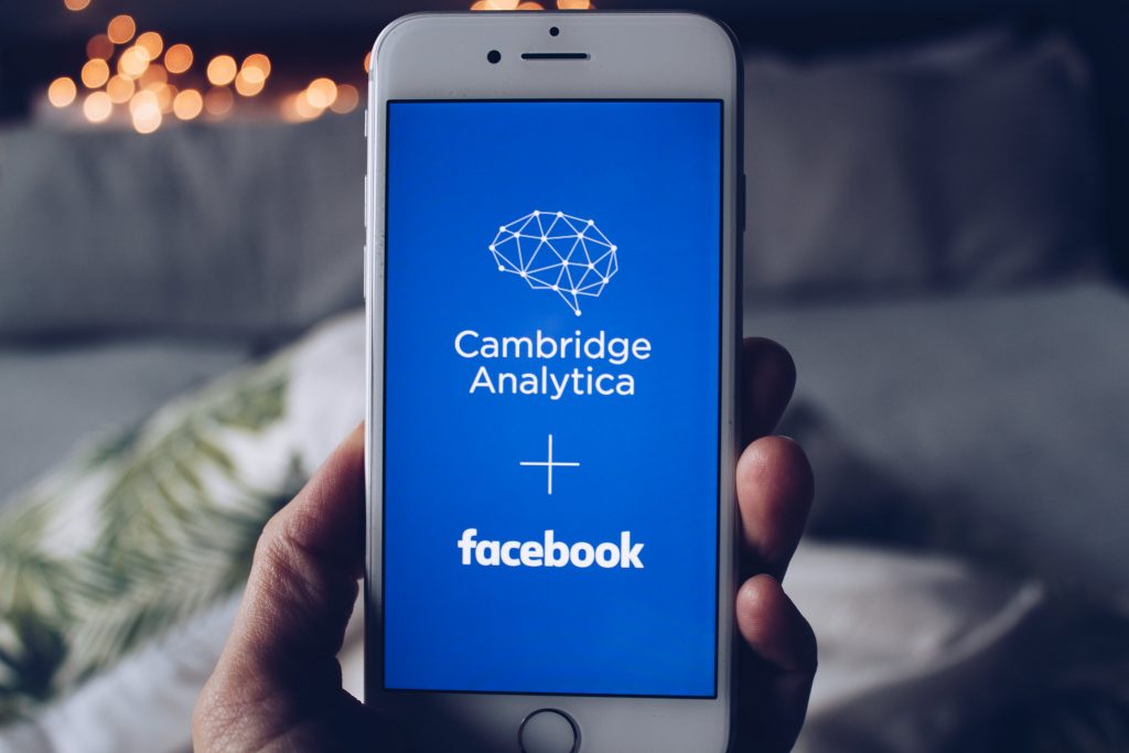 Cambridge_analytica