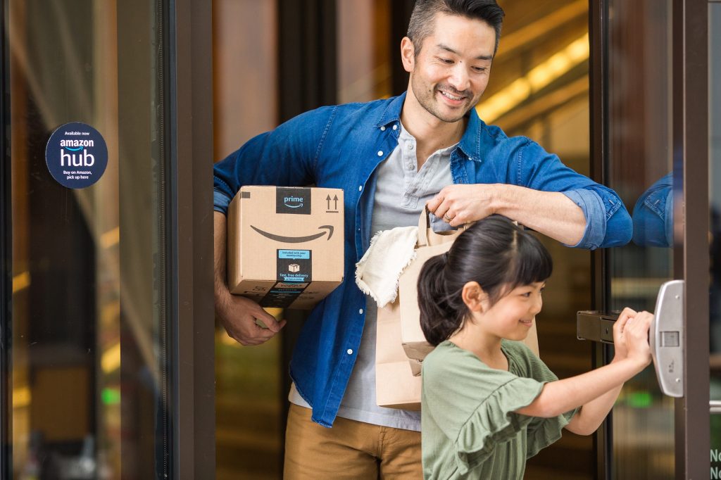Amazon Hub Counter Image 2