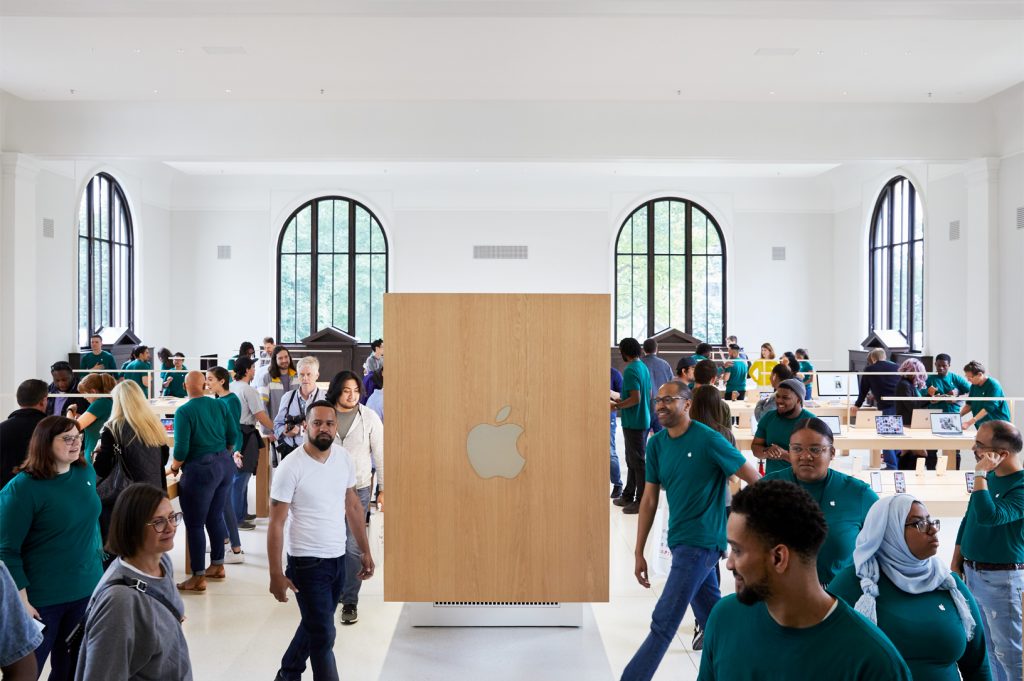 Apple_Carnegie-Library_Reading-Room