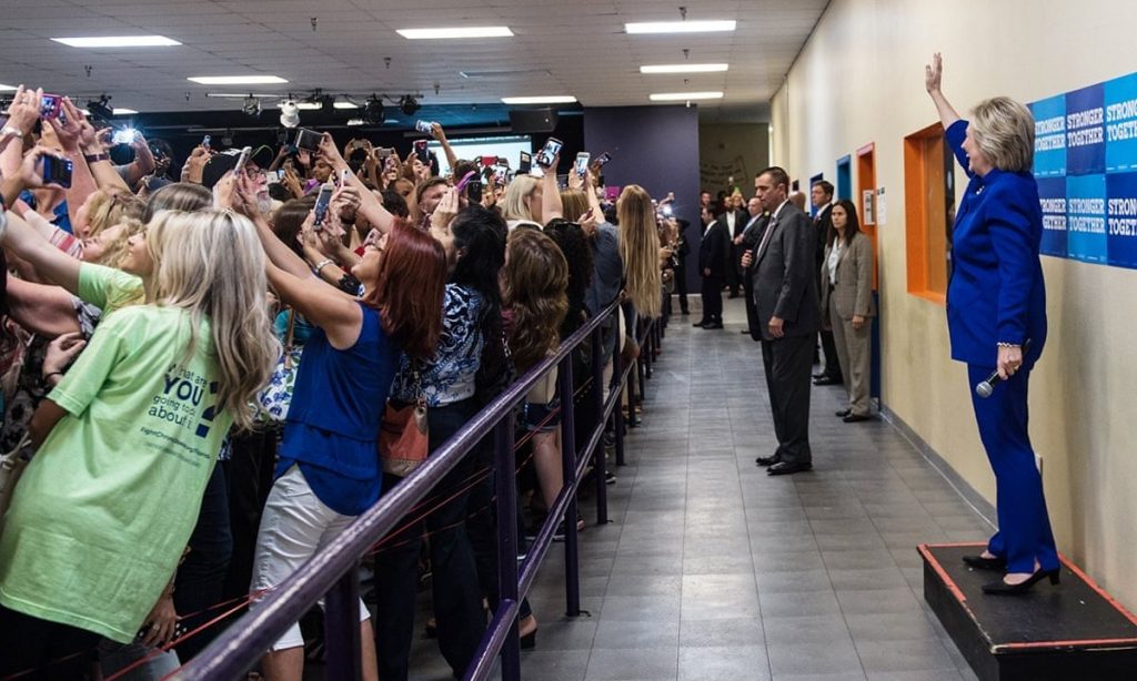 hillary-clinton-selfie