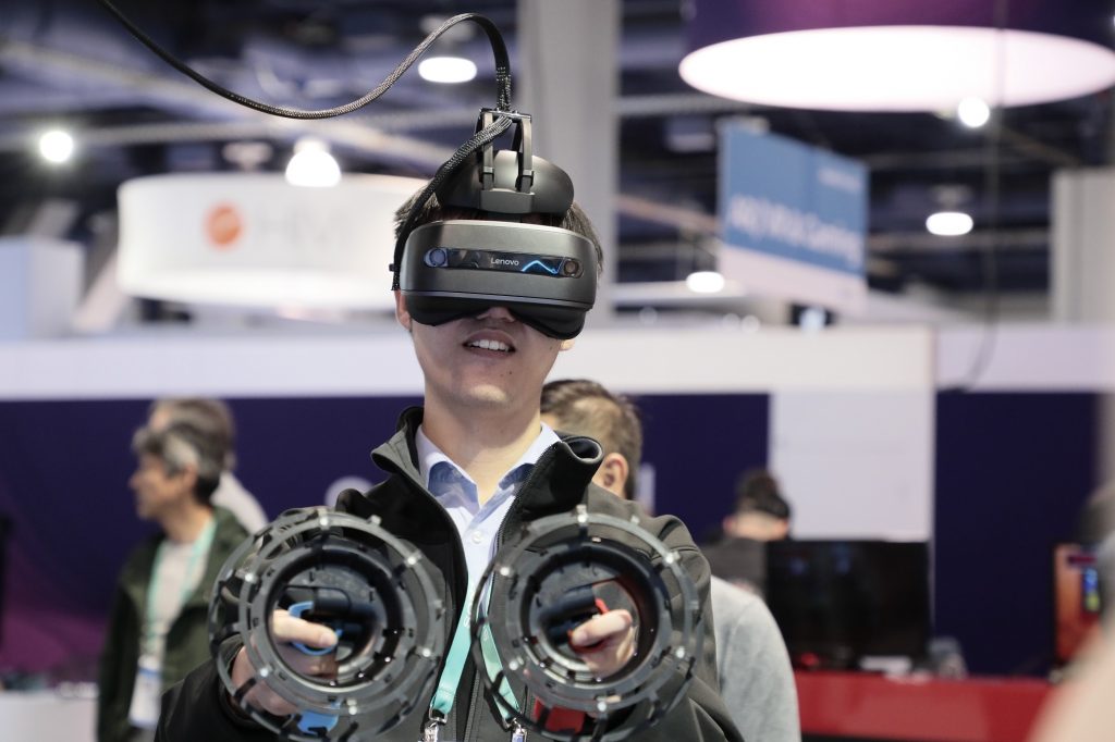 CES-vr-showroom