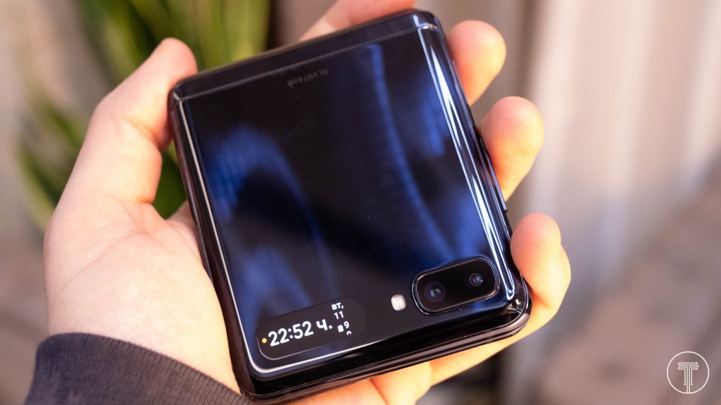Samsung-Galaxy-Z-Fold-1