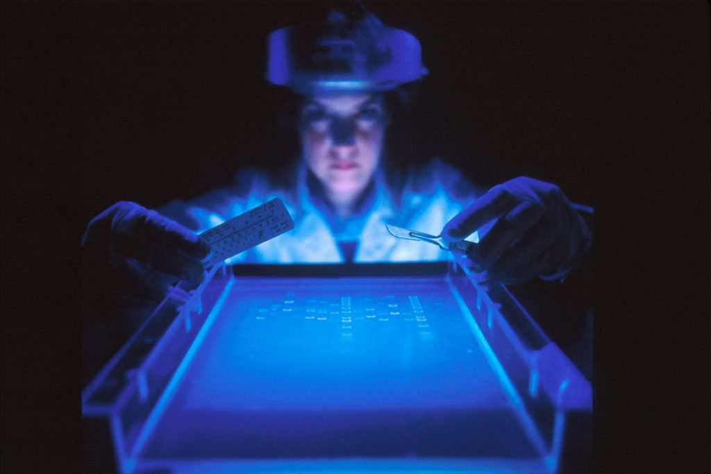 scientist-cancer-research