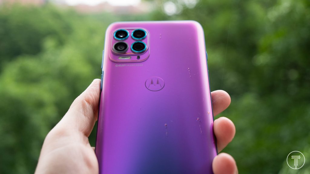 Motorola-Moto-G100-1