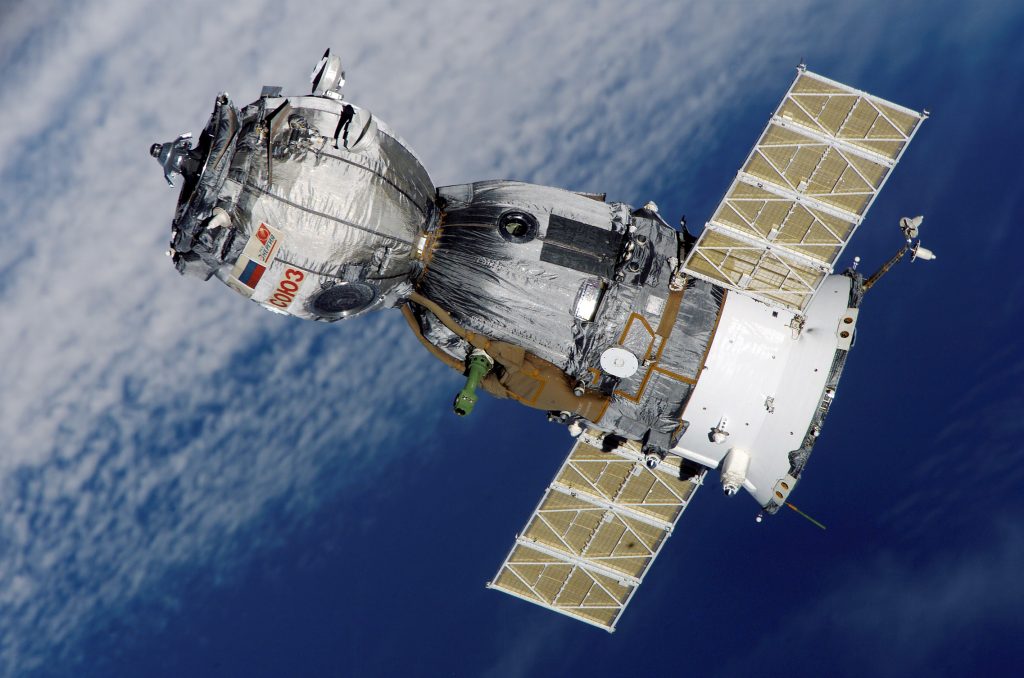 Soyuz_TMA-7_spacecraft2edit1