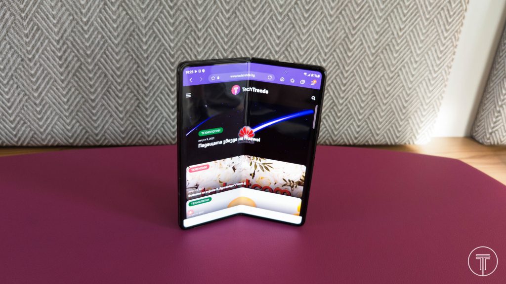 Samsung-Galaxy-Z-Fold-3-2