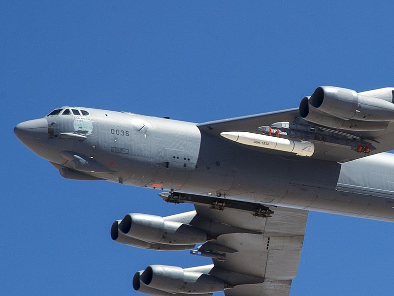AGM-183A_ARRW-b-52