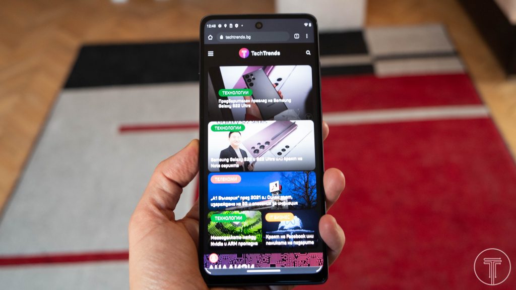Motorola-Moto-G200-4