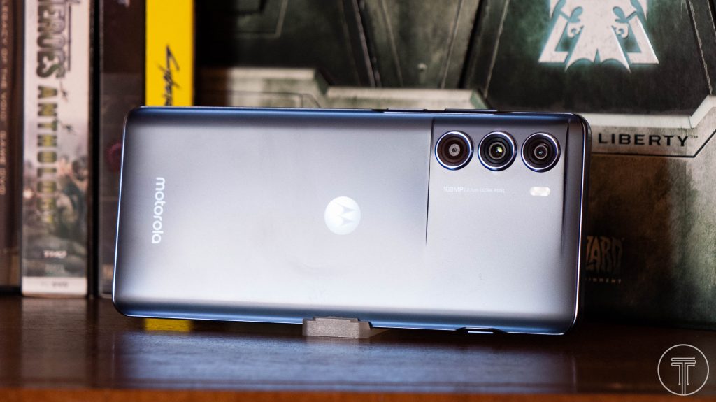 Motorola-Moto-G200-6