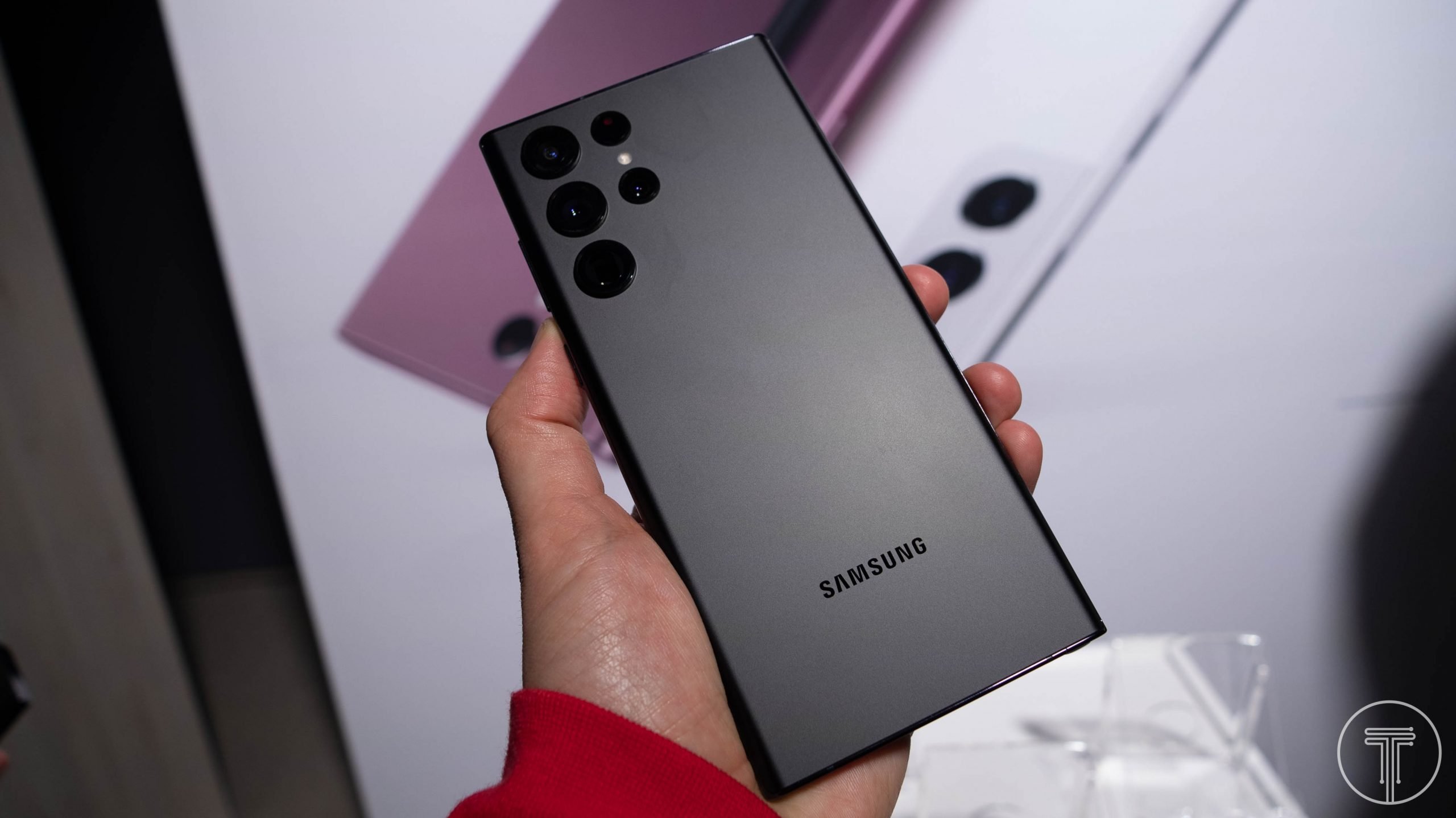 Samsung-Galaxy-S22-Ultra-2-1024441