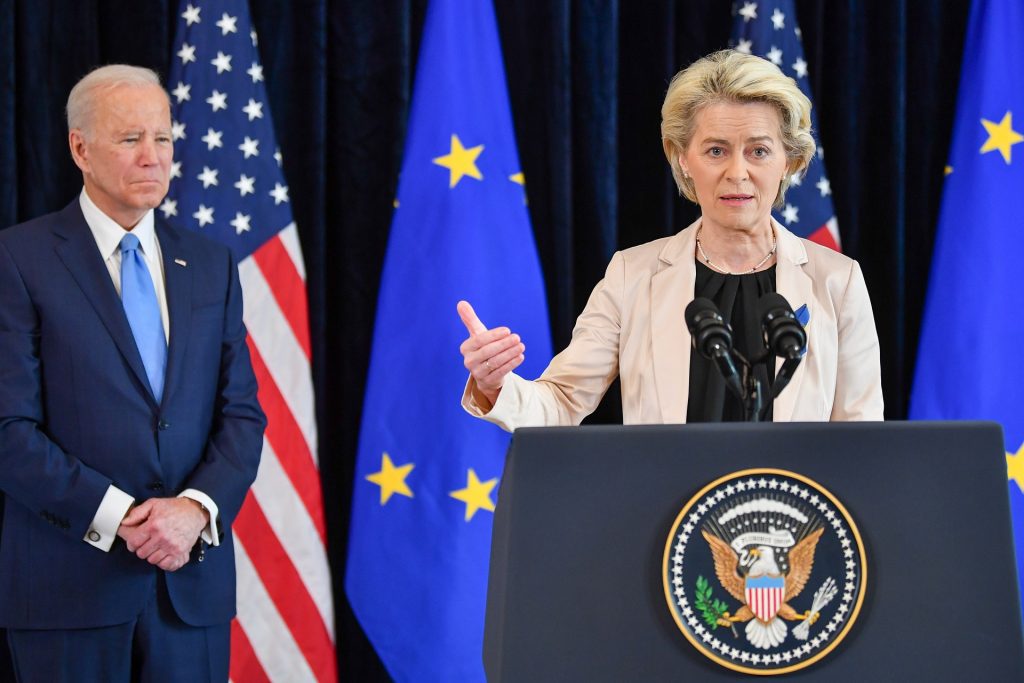 Joe Biden, on the left, and Ursula von der Leyen