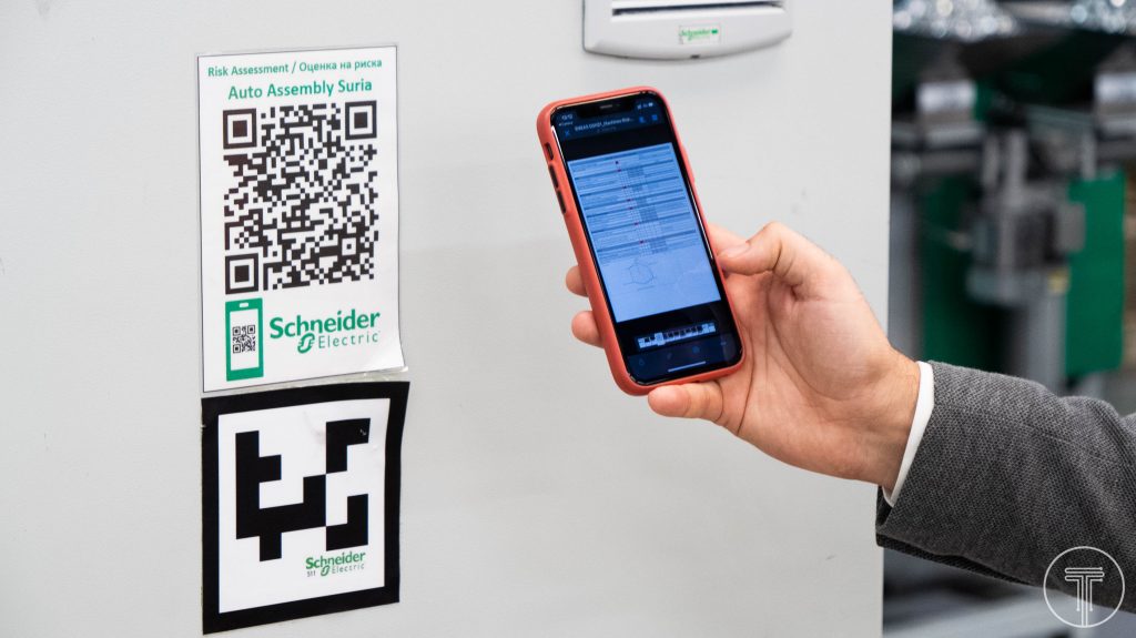 Schneider-Electric-Smart-Factory-2