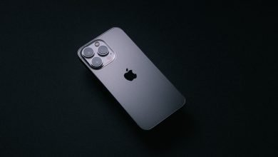 apple-iphone-13-black-background