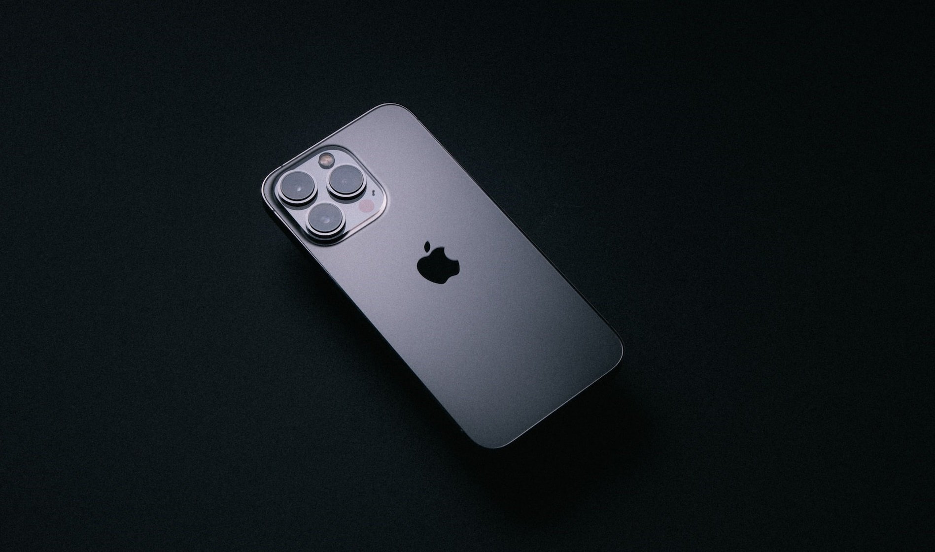 apple-iphone-13-black-background