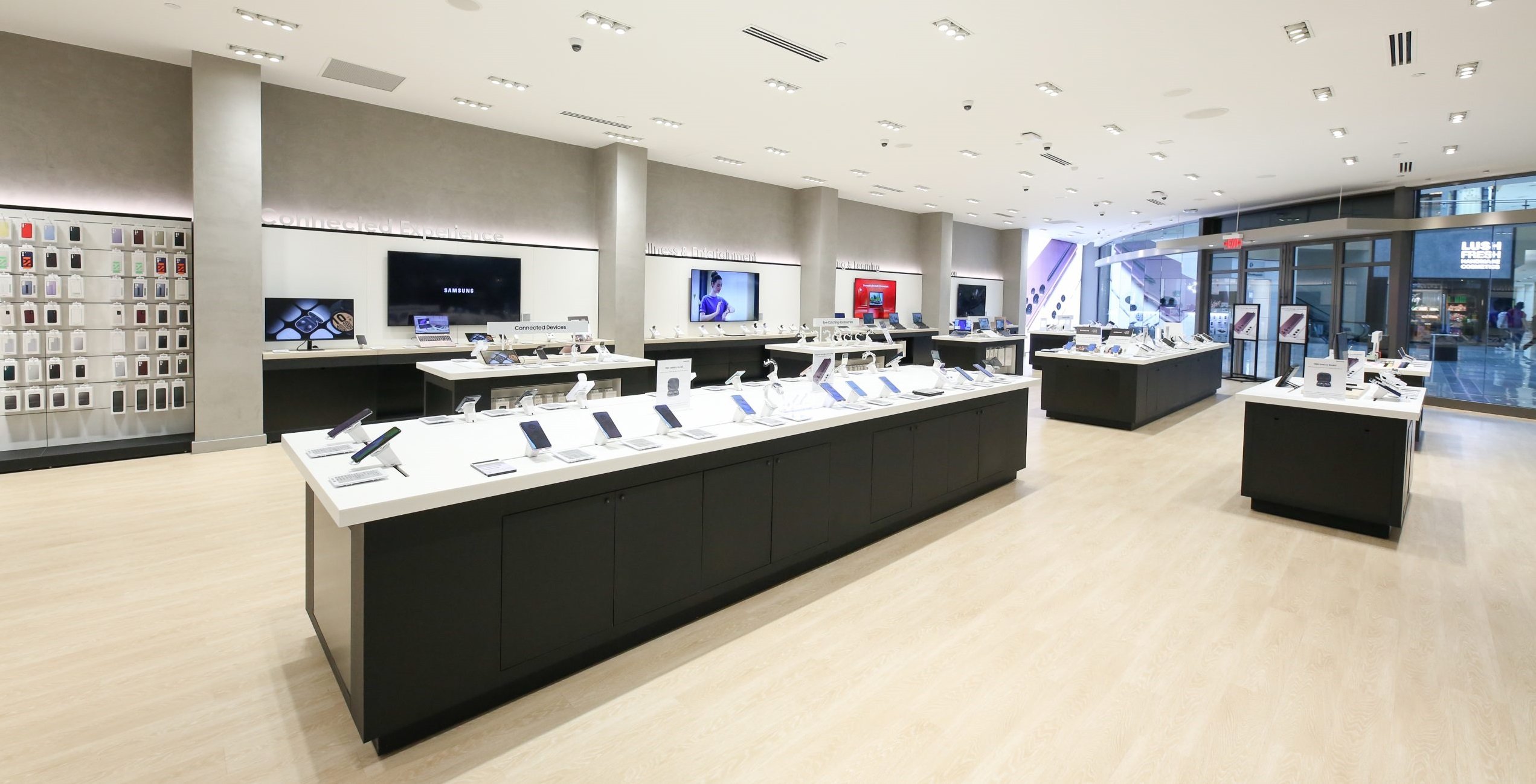 Samsung-Experience-Store-Frisco-TX-1-scaled