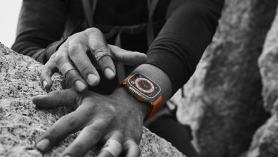 Apple-Watch-Ultra-lifestyle-adventure-220907_big.jpg.large_2x