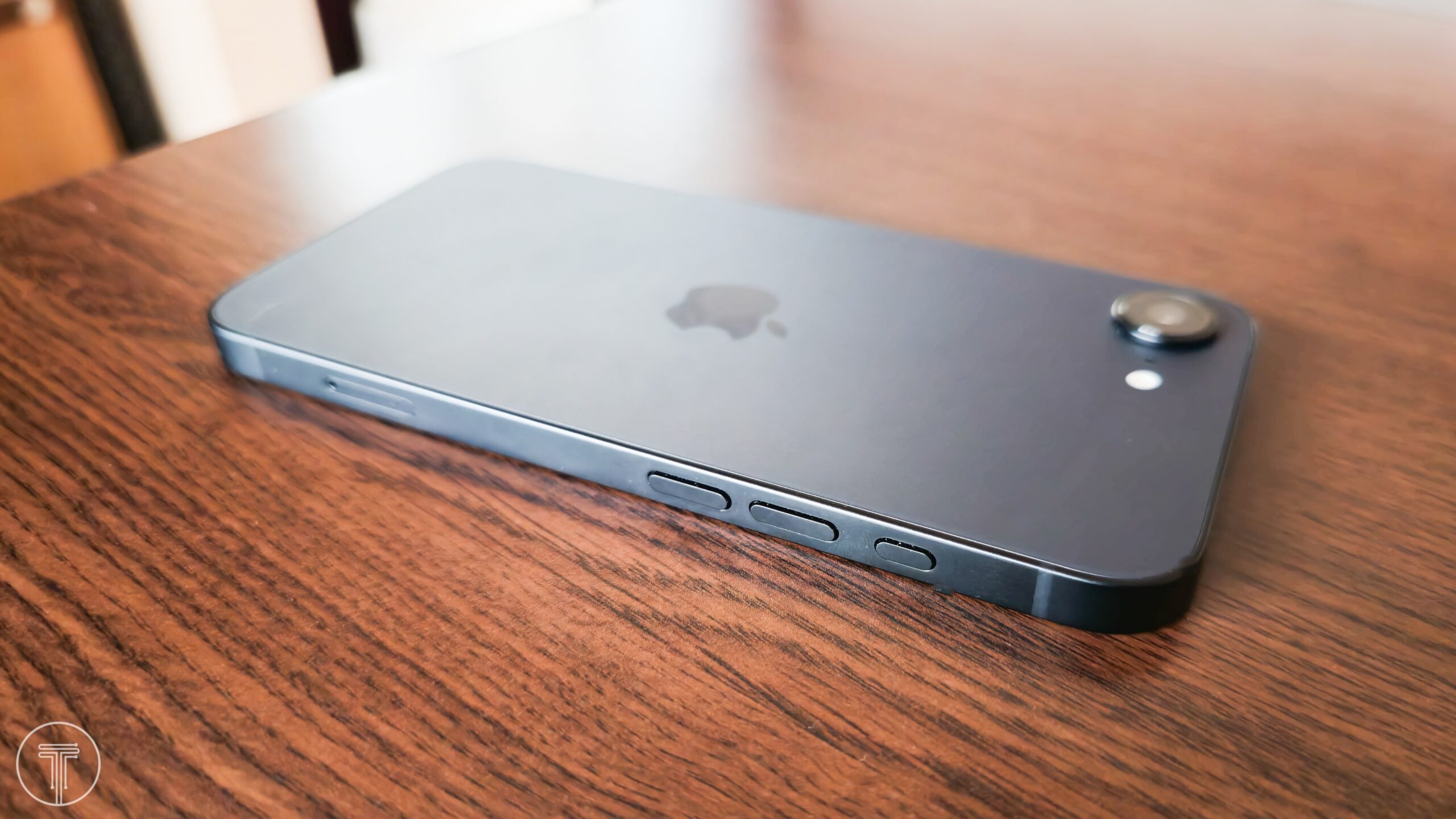 iPhone-16e-TT-8