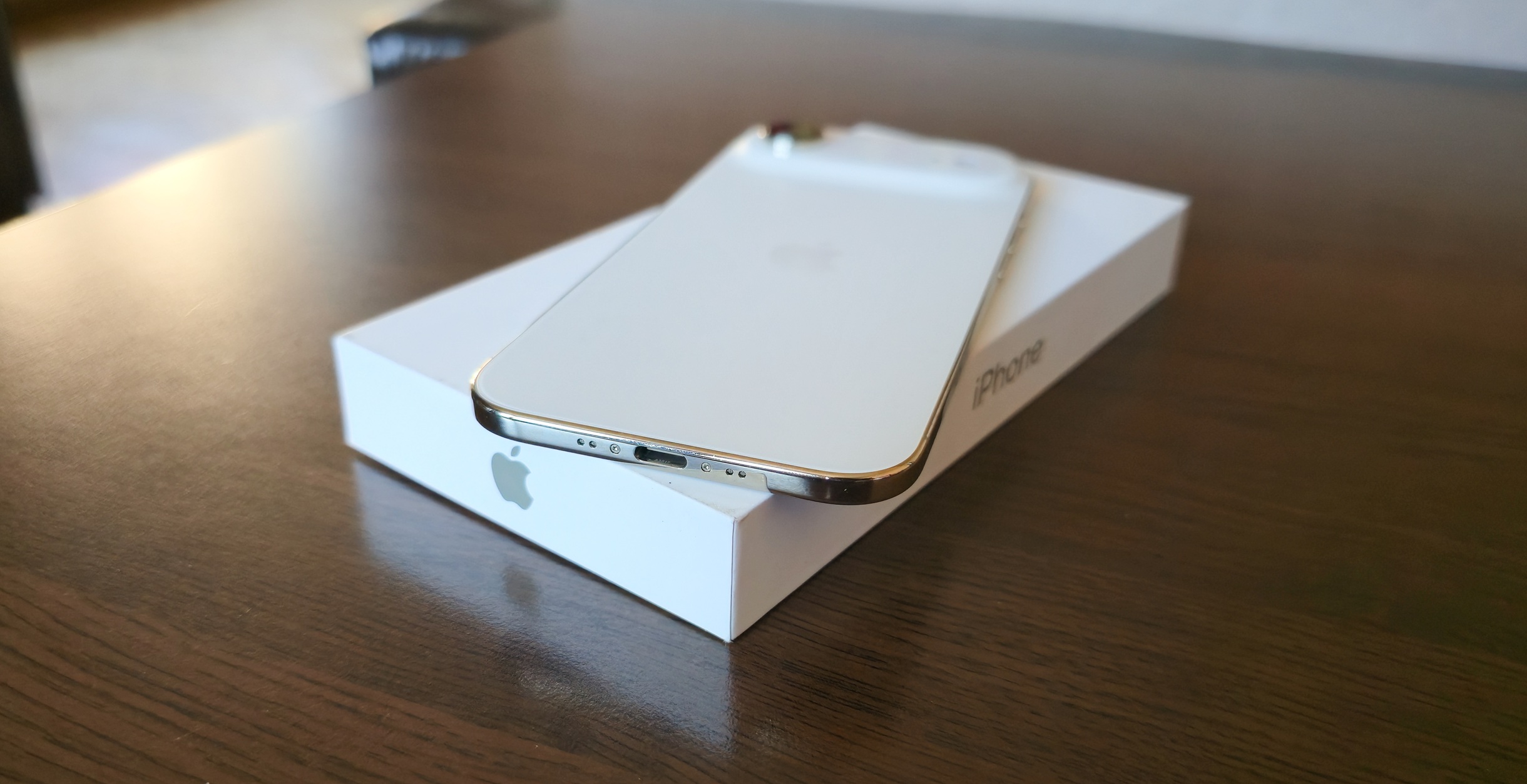 Apple-iPhone-Air-TT-10